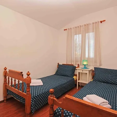 Grbin Gostinjska kuća 3*